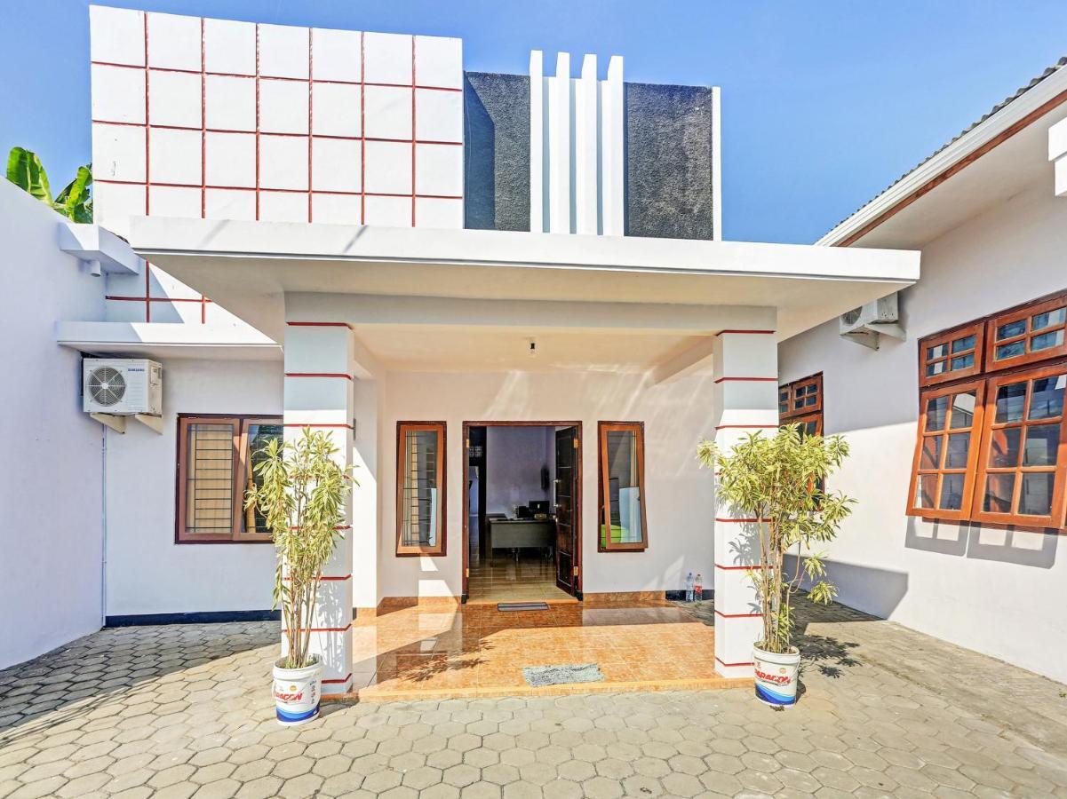 فندق Oyo 90344 Wijayanti بانيووانجى المظهر الخارجي الصورة
